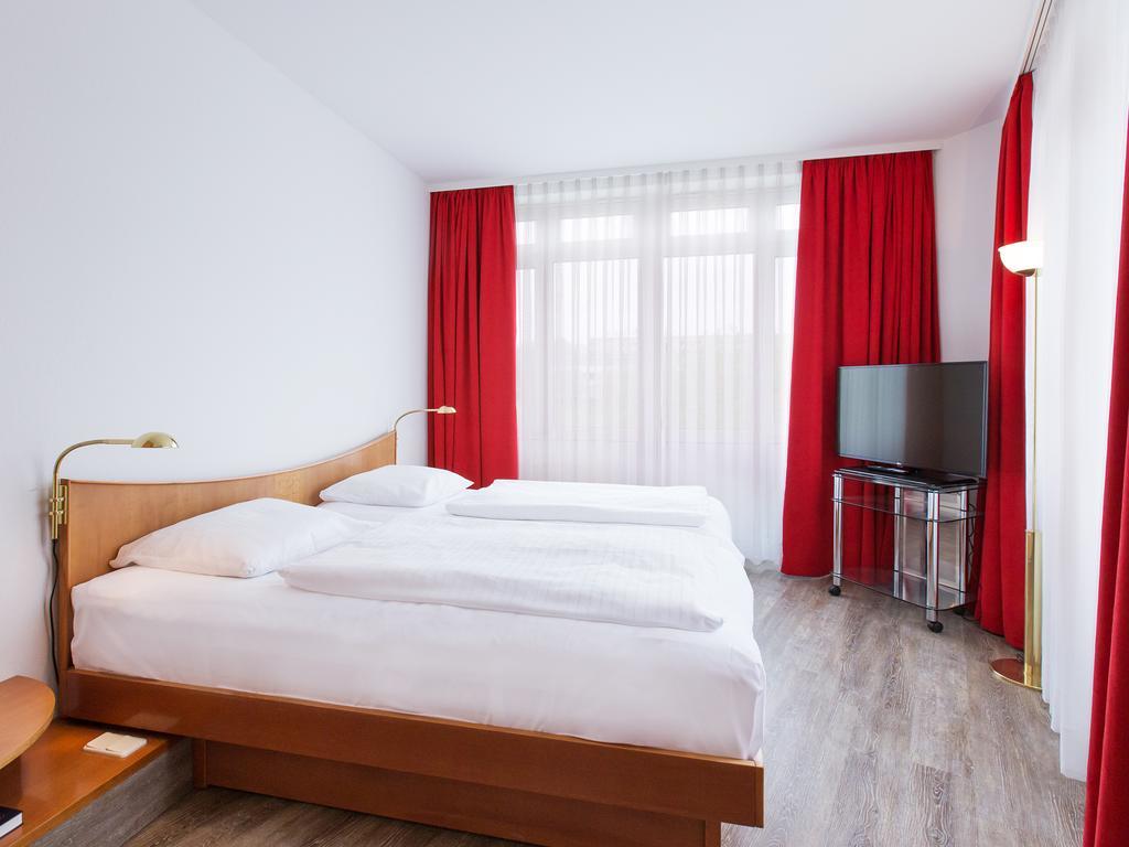 DORMERO Hotel Dresden Airport Buitenkant foto